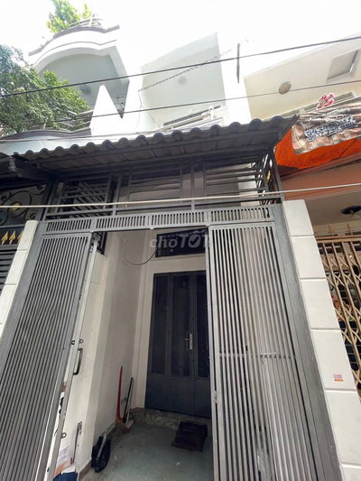 NHÀ NC 1T2L + Sân thượng - 4PN, 3WC - Diên Hồng, P1, Q. Bình Thạnh