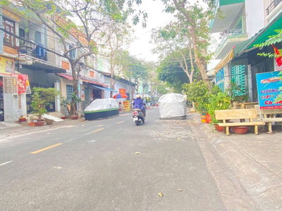 11tr_4x20m_gác_MT Lê Sao khu Nguyễn Sơn_cho thuê nhà Quận Tân Phú