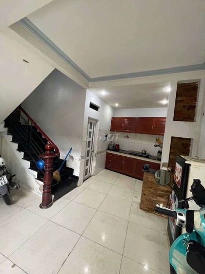 Nhà 5 tầng ngang 6m ở Đội Cung 4 phòng giá rẻ