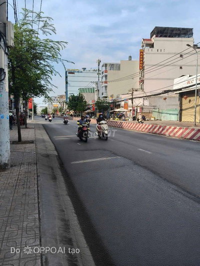 CHỊ LAN RAO BÁN NHÀ MẶT TIỀN, CHỈ 5,4 TỶ GẦN LÂM VĂN BỀN, QUẬN 7