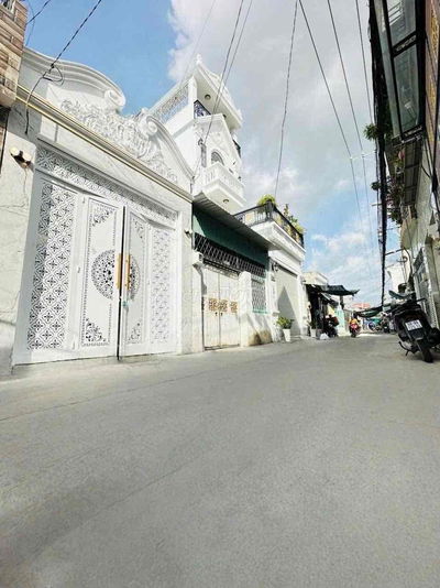 Nhà Mặt tiền hẻm xe hoi 70m Huỳnh T.Phát Nhà Bè
