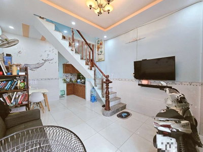 Nhà Linh Trung, 30m² 2 tầng 2PN, gần chợ Linh Trung, hơn 3 tỷ