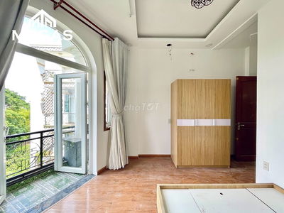 Căn Hộ Full Nội Thất - Ban Công ngay Etown Cộng Hoà