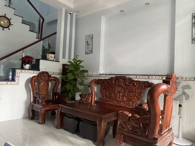 Chính chủ bán nhà phố trệt lầu, hẻm xe hơi, đủ nội thất