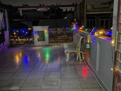 pass phòng ban công to , máy lạnh , tủ lạnh , máy giặt chung