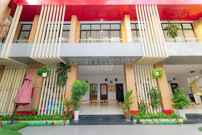 Nhà siêu rộng 800m2 có sân vườn - đường Hoàng Văn Thụ Quận Phú Nhuận