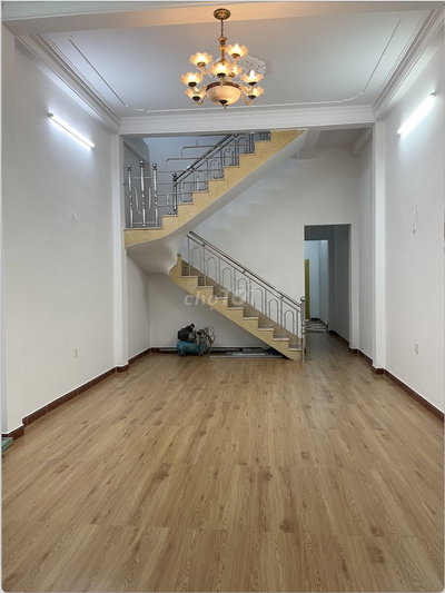 Cho thuê nhà MT Lê Văn Hiến