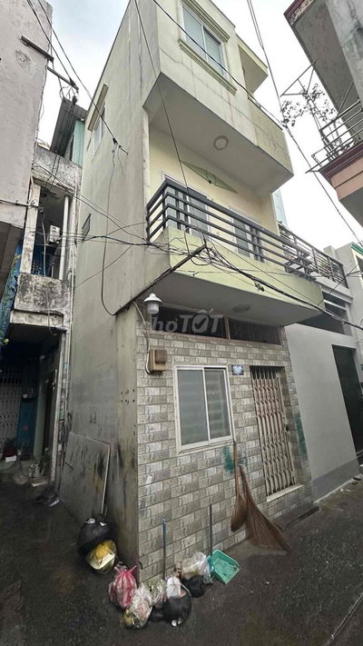 Hot, Bán gấp Nhà 3 tầng cạnh Đầm Sen, 36m2sd sát mặt tiền chỉ nhỉnh1ty