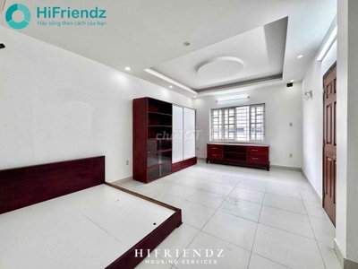 Trống sẵn studio cực rộng full nội thất cửa sổ lớn sát Parc Mall