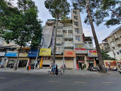 Hơn 25 tỏi, Cần bán nhà hxh ngay mt, Trần Quang Khải, Quận 1