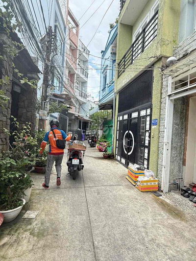 Cho thuê nguyên căn 1 trệt 1 lầu nhà mới. giá 9 triệu