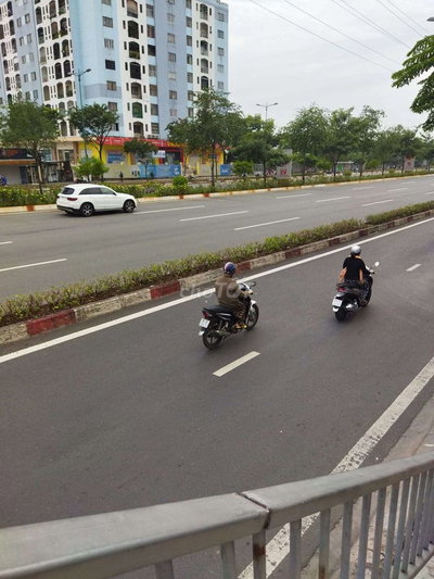 Cần bán gấp nhà nhỏ mặt tiền