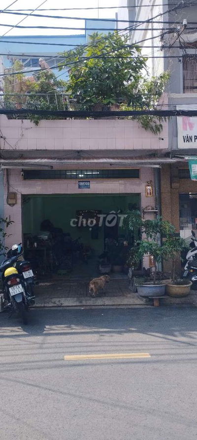 Nhà ở hẻm xe ô tô vào được