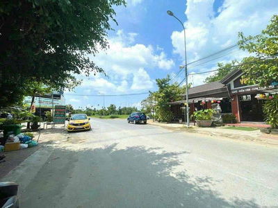Cho thuê cặp nền 200m2 đường Nguyễn Hiền kdc 91B 12 triệu