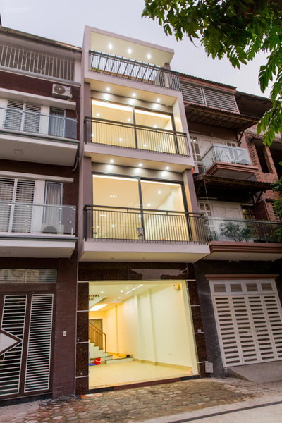 Cho thuê nhà làm văn phòng (tầng 1: 60m2, tầng 2: 62m2)