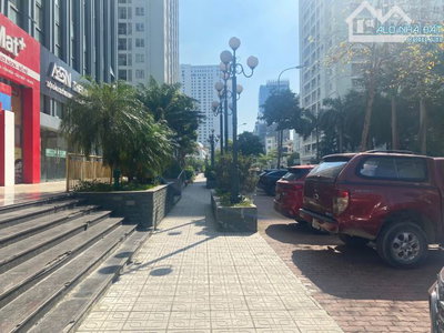 Cho thuê mặt bằng thương mại tòa nhà A10 Nguyễn Chánh quận Cầu Giấy, Hà Nội