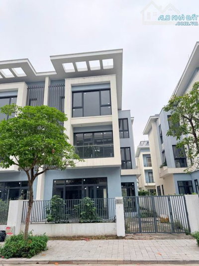 Cần cho thuê biệt thự Dương Nội, 500m2 sử dụng, nhà 3,5 tầng. Không giới hạn mục đích thuê