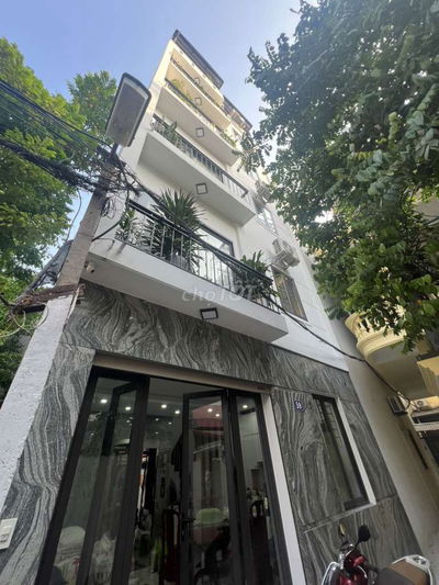 Nhà đẹp ở Luôn phố Hoàng Như Tiếp, Long Biên, thang máy, full nội thất