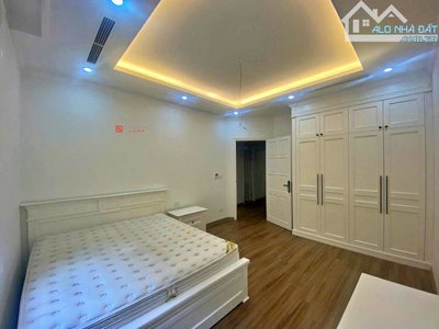 CHO THUÊ BIỆT THỰ CIPUTRA – DÃY C DIÊN TÍCH 198M  XÂY 3 TẦNG 5 NGỦ 4 VS GIÁ 3200$ SÂN TRƯỚ