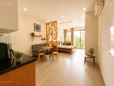 Trống sẵn căn hộ 1PN ban công 40m2 - mặt tiền Hoàng Sa - View bờ kè mát, ngay Tân Định quận 1