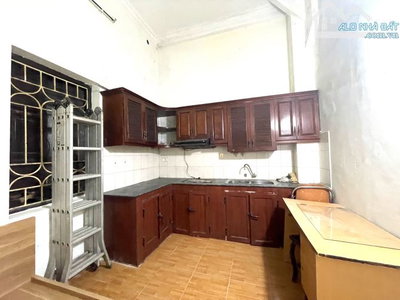 Cho thuê phòng trọ tại 105 Xuân La khu dân trí cao, ô tô đỗ cửa, đủ đồ, giờ tự do, ở luôn