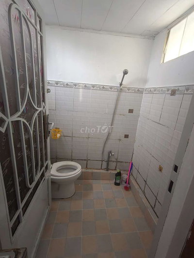 phòng sau lưng chung cư Khánh Hội