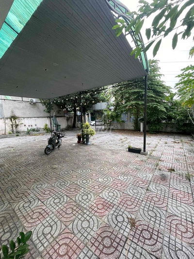 CHO THUÊ VILLA SÂN VƯỜN 15X35M 6PN 5WC NGAY NGÃ TƯ THỦ ĐỨC