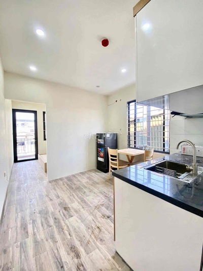 căn hộ dịch vụ ban công đầy đủ nội thất