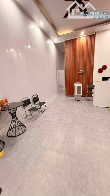 Cho thuê nhà riêng làm căn hộ DV 75m2, Nguyễn Văn Cừ, full đồ, 12 triệu