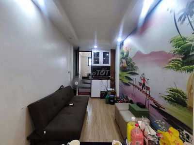 cho thuê nguyên căn :nhà 5 tầng ngõ 19 phố Giảng võ