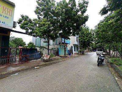 ĐẤT DỊCH VỤ PHÂN LÔ VỈA HÈ LA KHÊ - KINH DOANH BẤT CHẤP