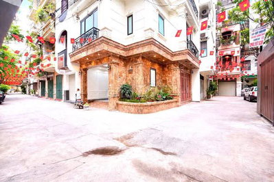 bán nhà 60m2 Ngoại Giao Đoàn lô góc ô tô