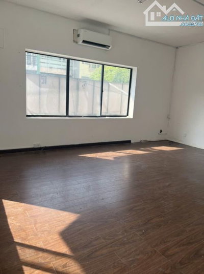Cho thuê văn phòng Cty, ở, ngang to hiếm có 7m, 3 mặt tiền đường 12m,