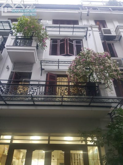 Cho thuê nhà liền kê 90 Nguyễn Tuân, Thanh Xuân 70Mx5 tầng MT 6M thang máy giá 40 triệu
