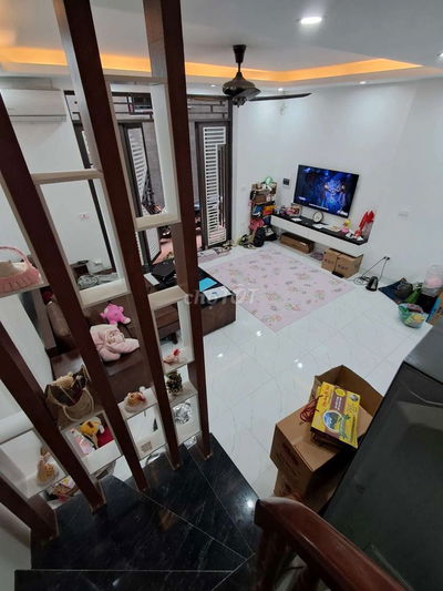 Bán nhà phố dịch vọng Cầu giấy HN 40m2, xây 5 tầng giá 10 tỷ.
