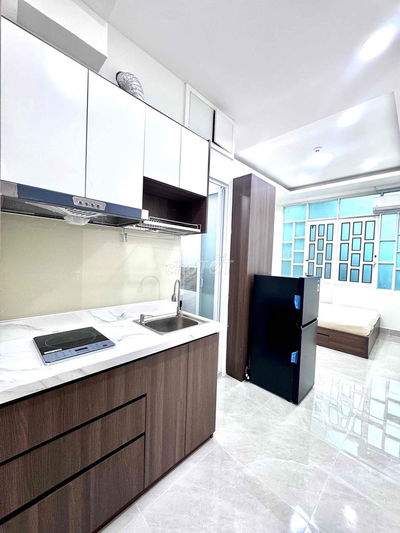 Phòng trọ mới xây cách đại học kinh tế UEH 100m