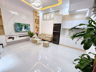 Chính chủ bán nhà Yên Duyên 32m 5.4tỷ 5 tầng, sổ đẹp, ô tô đỗ sát nhà