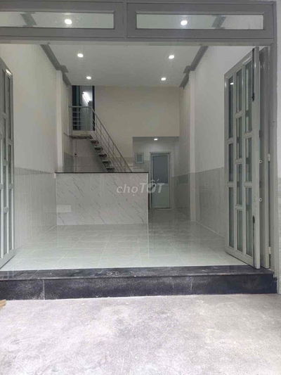 Nhà nguyên căn hẻm 566 gần trường Văn Lang