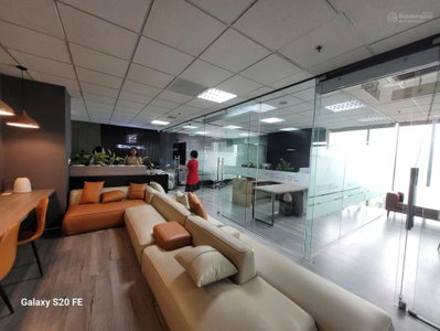 BQL Mitec Dương Đình Nghệ 200m2 thuê cắt từ 100m2 view hồ đẹp sẵn nội thất