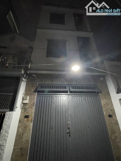 CHDV- ĐỐI DIỆN ĐẦM SEN- HOÀ BÌNH -P.5- Q.11 DT: 4*15M CHỈ 8 TỶ 7