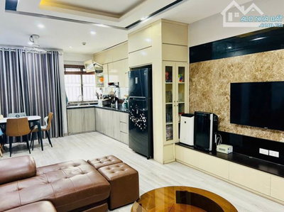 BÁN CĂN GÓC Tòa B2 Hud2,  Tây Nam Linh Đàm, 2n, 2vs, 67m2, giá 6.3 tỷ,