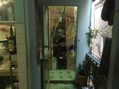 Nhà tập thể Q10 ,mặt tiền đường Lê Hồng Phong, Phường Vườn Lài, Q10