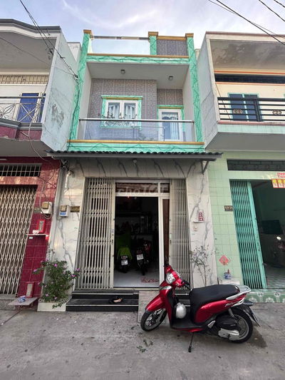 Cần bán nhà một trệt một lầu hương lộ hai