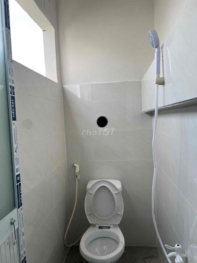 phòng trọ mới xây chưa ai ở đầu tiên. gần siêu thị aeon tân phú.