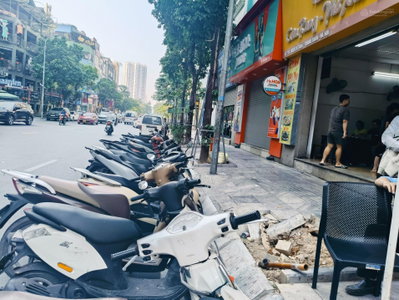 Cho thuê nhà 5 tầng 1 hầm DT 90m2 mặt phố Nguyễn Tuân, mặt tiền 7m, thông sàn 76 triệu