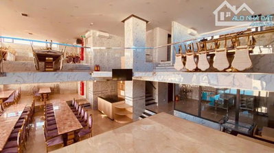 Cho thuê khách sạn 4 sao ngay trung tâm Nha Trang 176 phòng giá 600 triệu