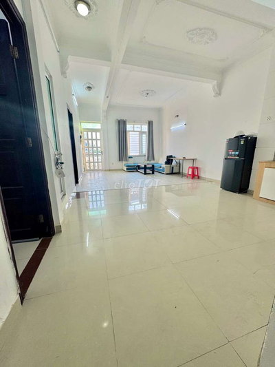 Căn hộ 2pn2wc bạn côngrộng gần 100m² full nội thất thang máy gần UTH