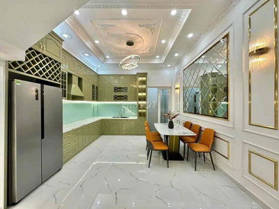 NHÀ SẠCH ĐẸP DT 250m2 1TRỆT 1LỬNG 3LẦU 4PN 4WC SÂN THƯỢNG HẺM TẢI