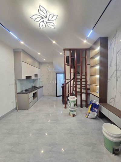 NHÀ MẬU LƯƠNG THÔNG SANG XA LA 5 TẦNG GIÁ 5,4 tỷ