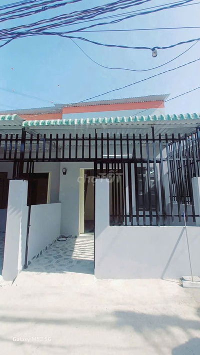 BÁN GẤP CĂN 1 TRỆT 1 LỬNG NẰM GẦN CÂY XĂNG 75